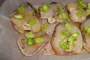 Salau ,, en papillote'' cu mozzarela si cimbrisor