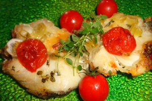 Salau ,, en papillote'' cu mozzarela si cimbrisor