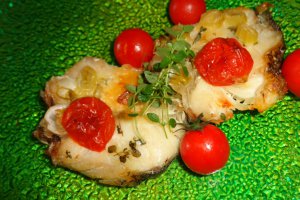 Salau ,, en papillote'' cu mozzarela si cimbrisor