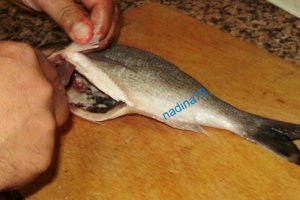 Dorada umplut in lacu rosu