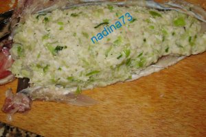 Dorada umplut in lacu rosu