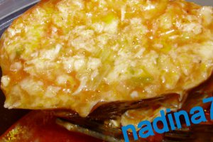 Dorada umplut in lacu rosu