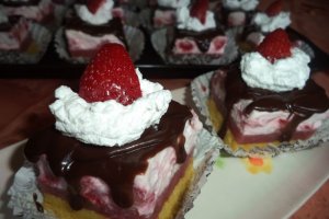 Prajiturele cu capsuni si mascarpone