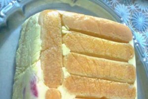 Tort cu capsuni