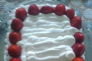 Tort cu capsuni