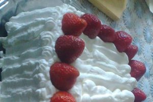Tort cu capsuni