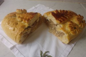 Pirog (placinta umpluta cu carne de curcan)