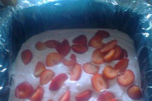 Tort cu cirese si capsuni