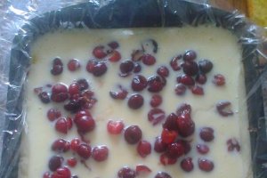 Tort cu cirese si capsuni