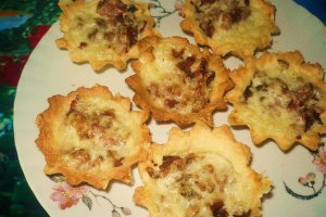 Mini-tarte cu carne si ciuperci