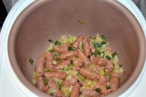 Fasole boabe cu carnaciori - Multicooker