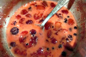 Rulada cu jeleu de fructe si crema de branza
