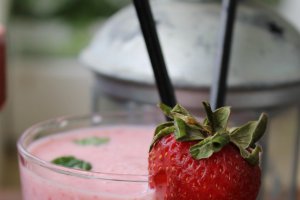 Milkshake cu capsuni si banane