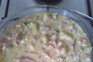 Cartofi cu smantana si cascaval la cuptor