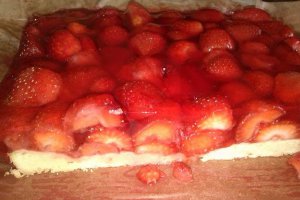 Tarta cu capsuni