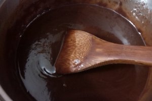 Reteta nr. 200 : Tort cu crema de ciocolata