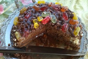 Reteta nr. 200 : Tort cu crema de ciocolata