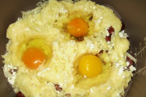 Mamaliguta in straturi ("Taci si inghite" - Multicooker)