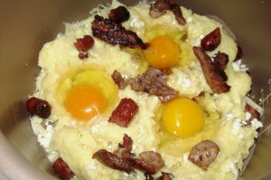 Mamaliguta in straturi ("Taci si inghite" - Multicooker)