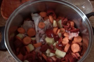 Tocanita de legume cu carne de pui