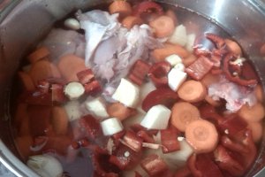 Tocanita de legume cu carne de pui