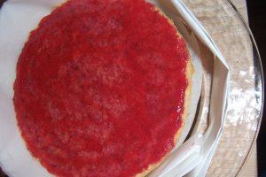 Tort cu spuma de capsuni