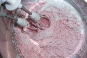 Tort cu spuma de capsuni