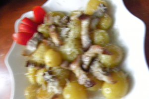 Cartofi noi cu bacon