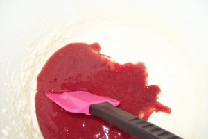 Prajitura cu mousse de capsuni