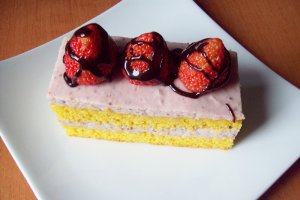 Prajitura cu mousse de capsuni