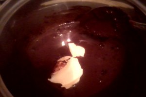 Prajitura Aerata cu Glazura de Ciocolata