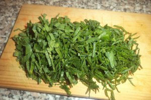 Mancare de naut cu usturoi verde