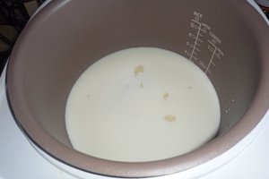 Orez cu lapte si mar (aromat) la Multicooker