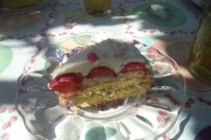 Guguluf cu mascarpone si capsuni