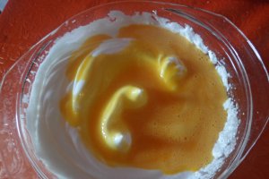 Tort cu crema de iaurt si ness - Reteta nr. 200