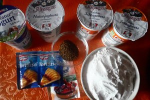 Tort cu crema de iaurt si ness - Reteta nr. 200