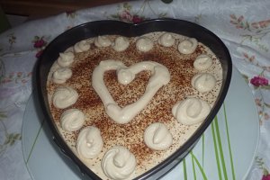 Tort cu crema de iaurt si ness - Reteta nr. 200