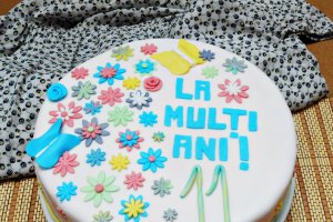 Tort cu spuma de capsuni