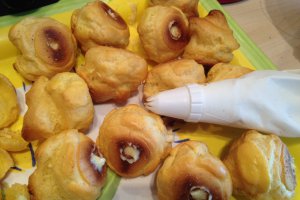 Tort Mousse de ciocolata umplut cu choux