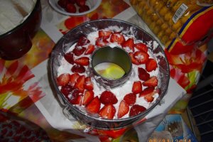 Coronita de iaurt cu capsuni