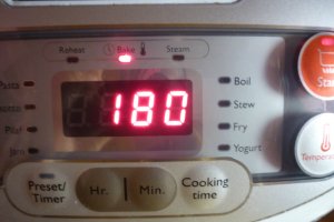 Chec cu morcovi si mere - Multicooker