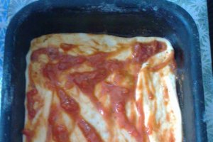 Pizza cu ton si anchoa