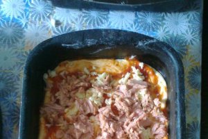 Pizza cu ton si anchoa