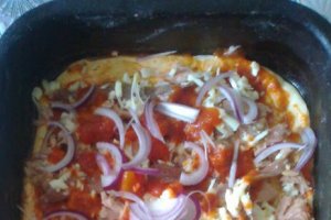 Pizza cu ton si anchoa