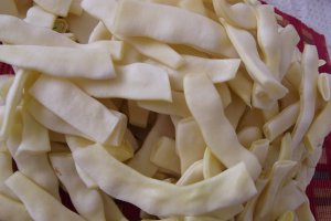 Fasole galbenă cu usturoi şi "scăriţă"