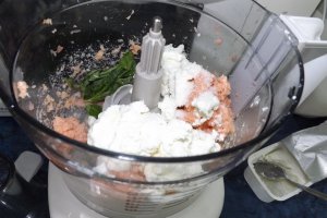 Sufleu de branza cu somon afumat si menta