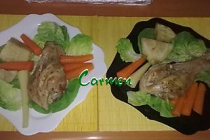 Legume sote cu copane de curcan.