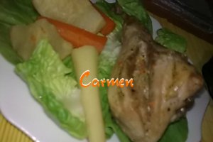 Legume sote cu copane de curcan.