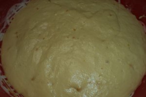 Cozonac pufos cu rahat si nuca