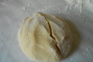 Placinta cu crema de branza